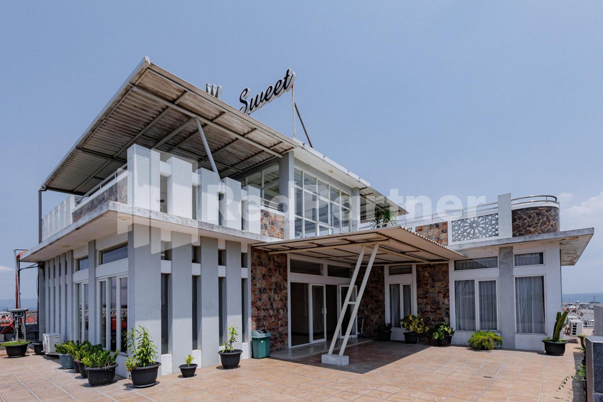 De Malang Sweet Homestay Syariah Mitra Reddoorz Exterior foto